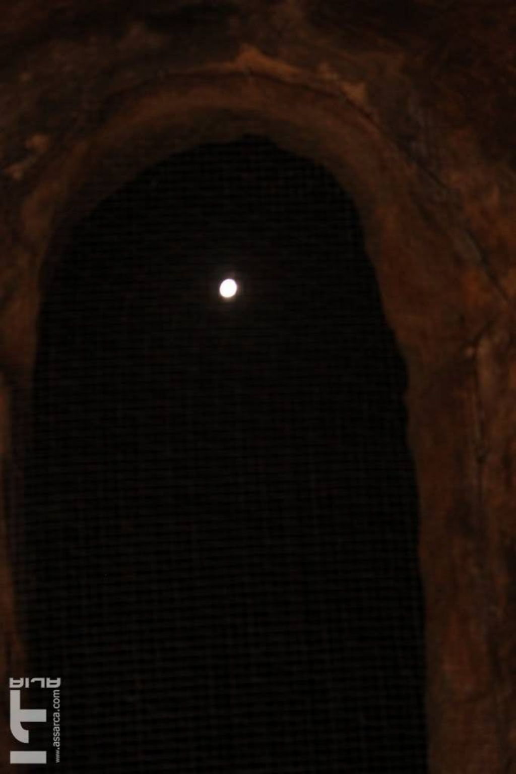 La luna con vista dalle grotte della Gulfa.
