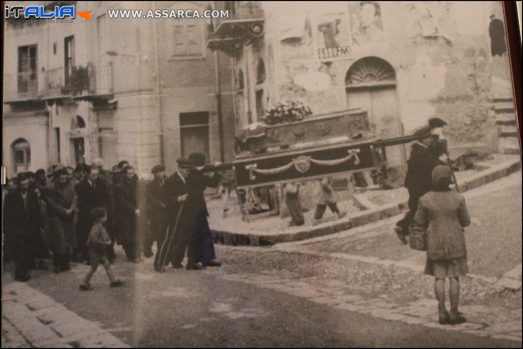 Corteo funebre di un tempo.