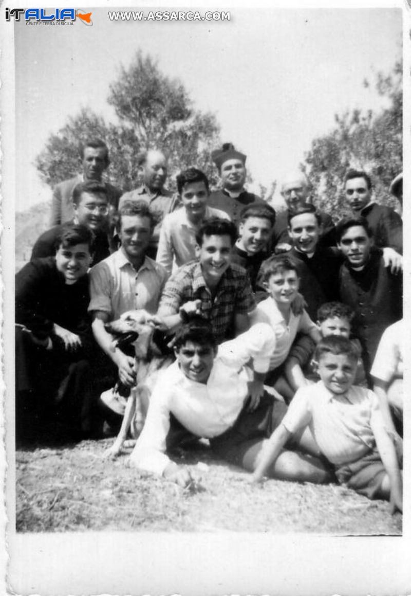 Gita in contrada Sant`Elena anno 1955