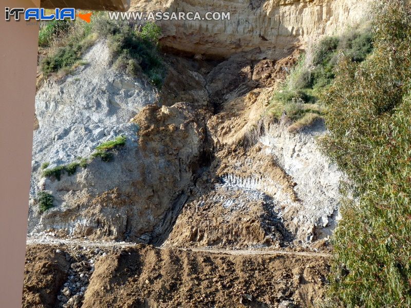 Lavori al costone di contrada Vincenzella