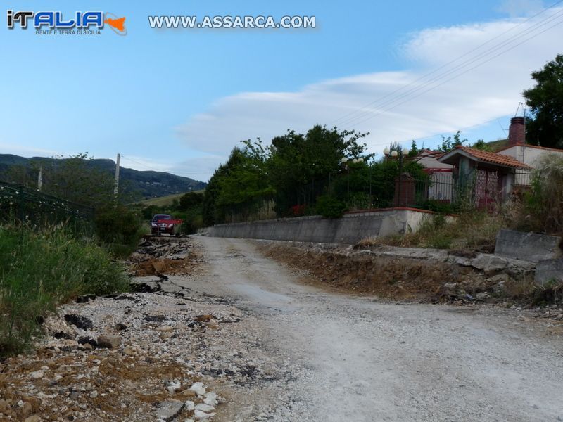 La strada che conduce in c.da Zarbo