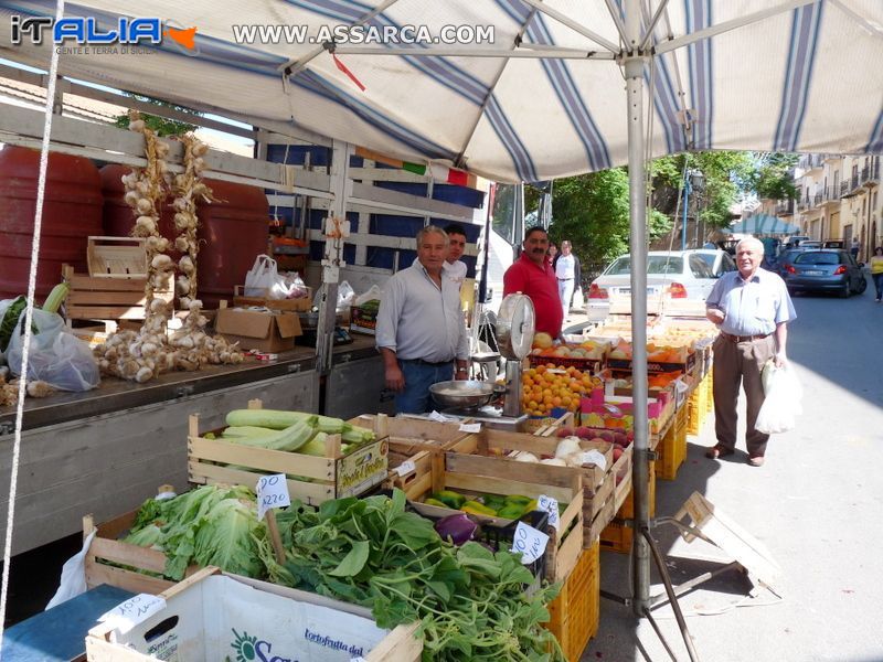 Il mercatino settimanale