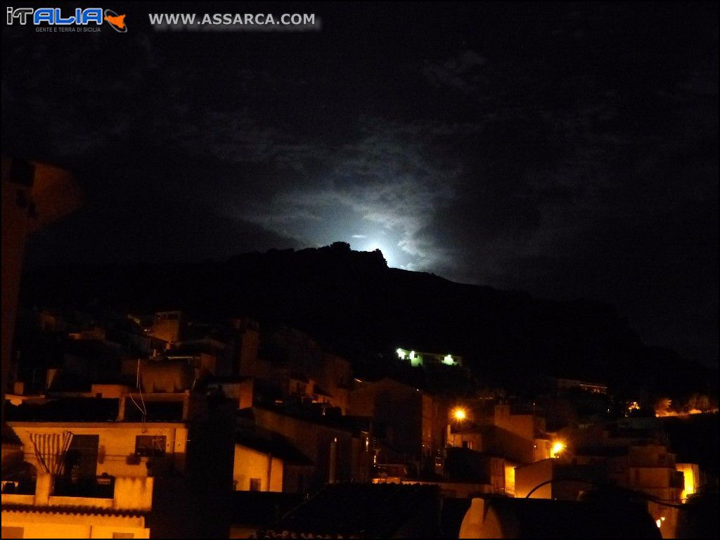 Sorge la Luna - Alia 02 Agosto 2015