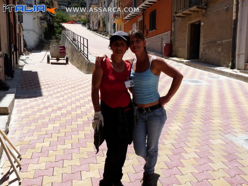 Ragazze al cantiere