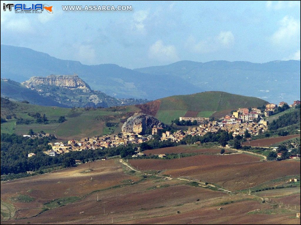 Roccapalumba vista da via Centimolo