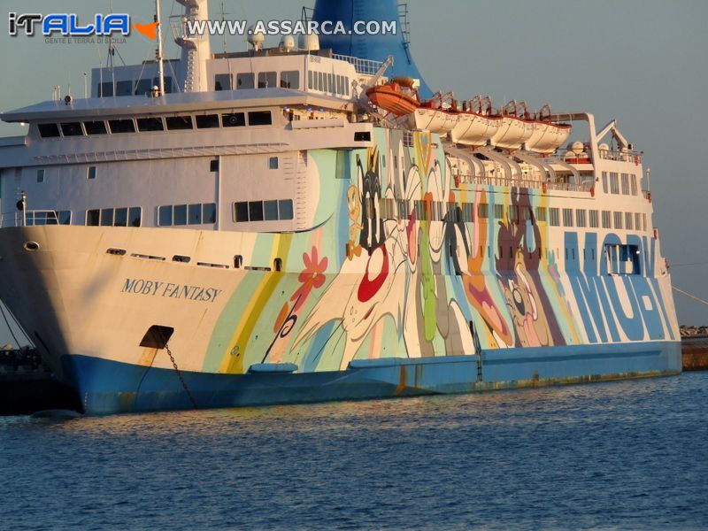 Primo piano della nave  " Disney "