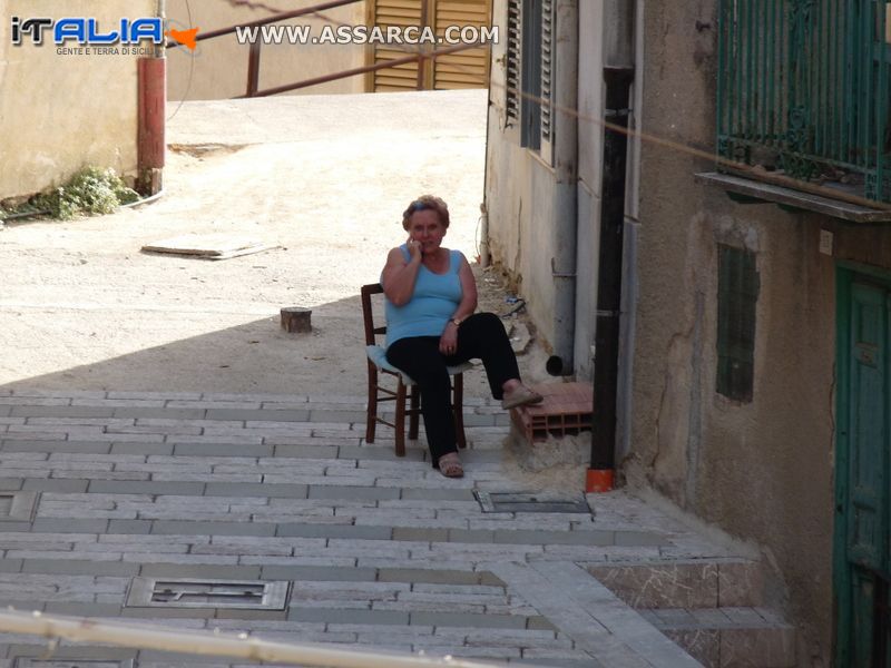 Seduta al fresco