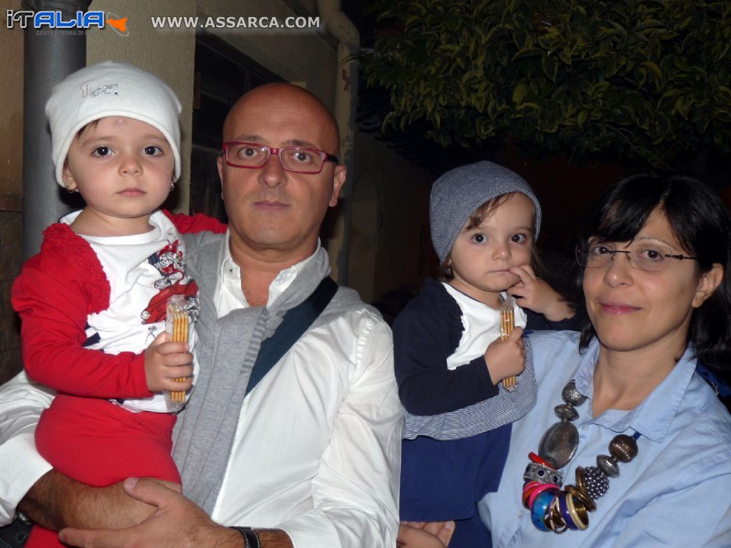 I coniugi Ortolano con le gemelline Clelia & Adriana