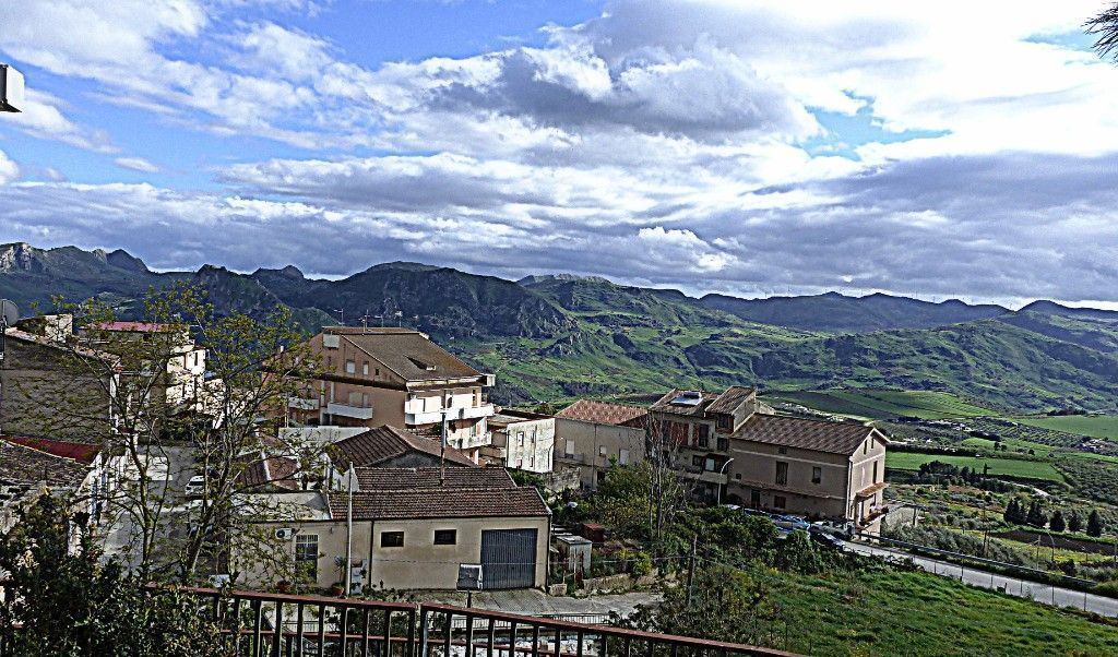 Dalla terrazza di Acquaviva Platani