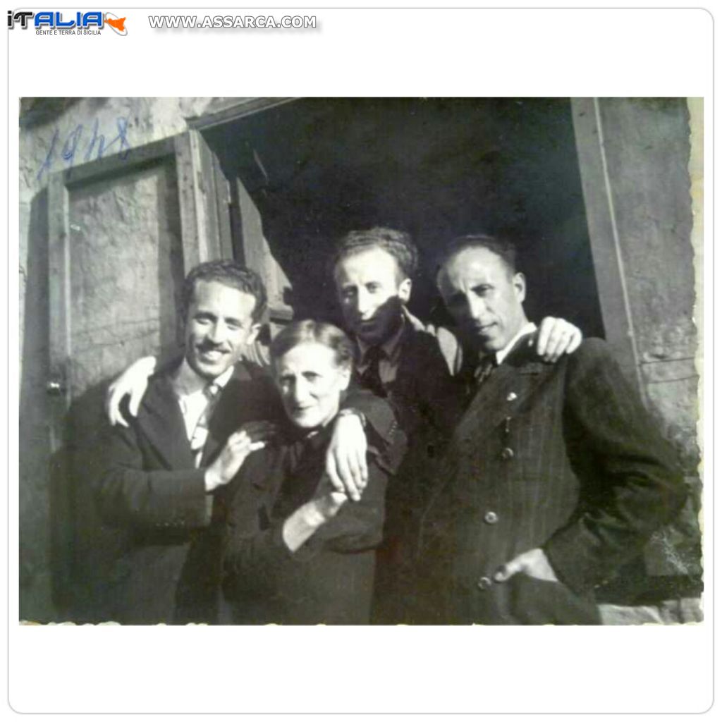 Cari ricordi   Luigi,Salvatore, Giacomo e Mamma Francesca