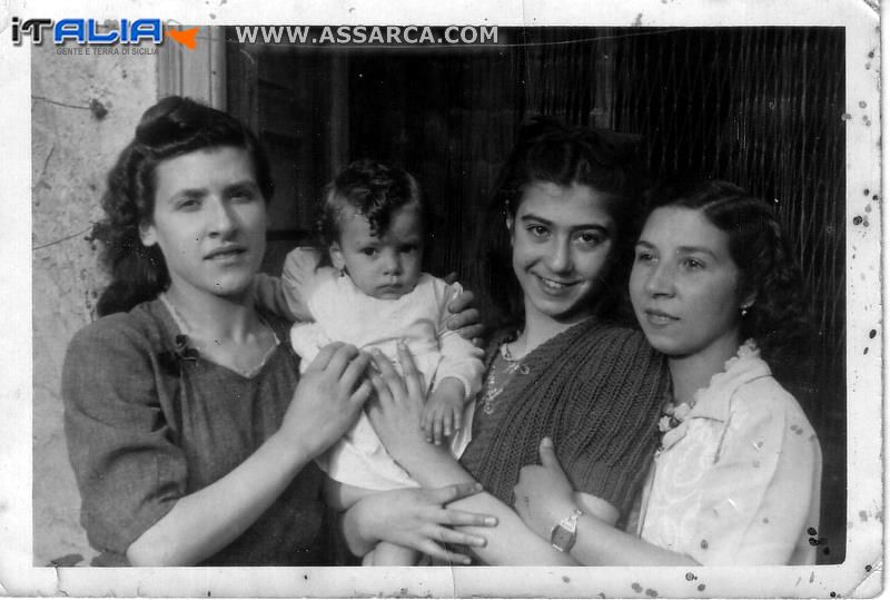 Gruppetto di famiglia -  Alia 1946