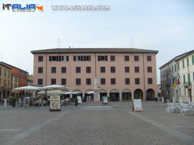 Foto di Brescello R.E  Paese  del famoso film - Don Camillo e Peppone