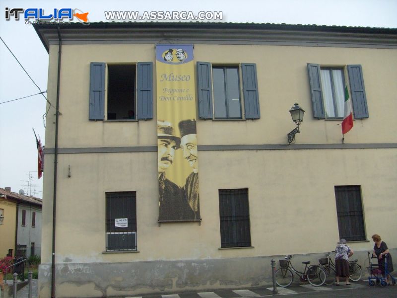 Foto di Brescello R.E  Paese  del famoso film - Don Camillo e Peppone