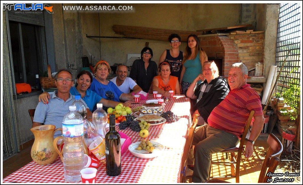 In campagna con amici