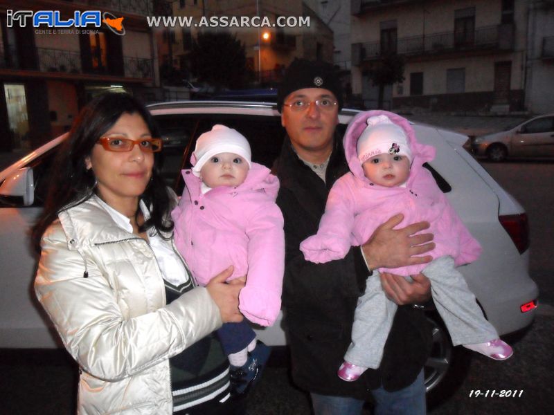 Clelia e Adriana con mamma e papà