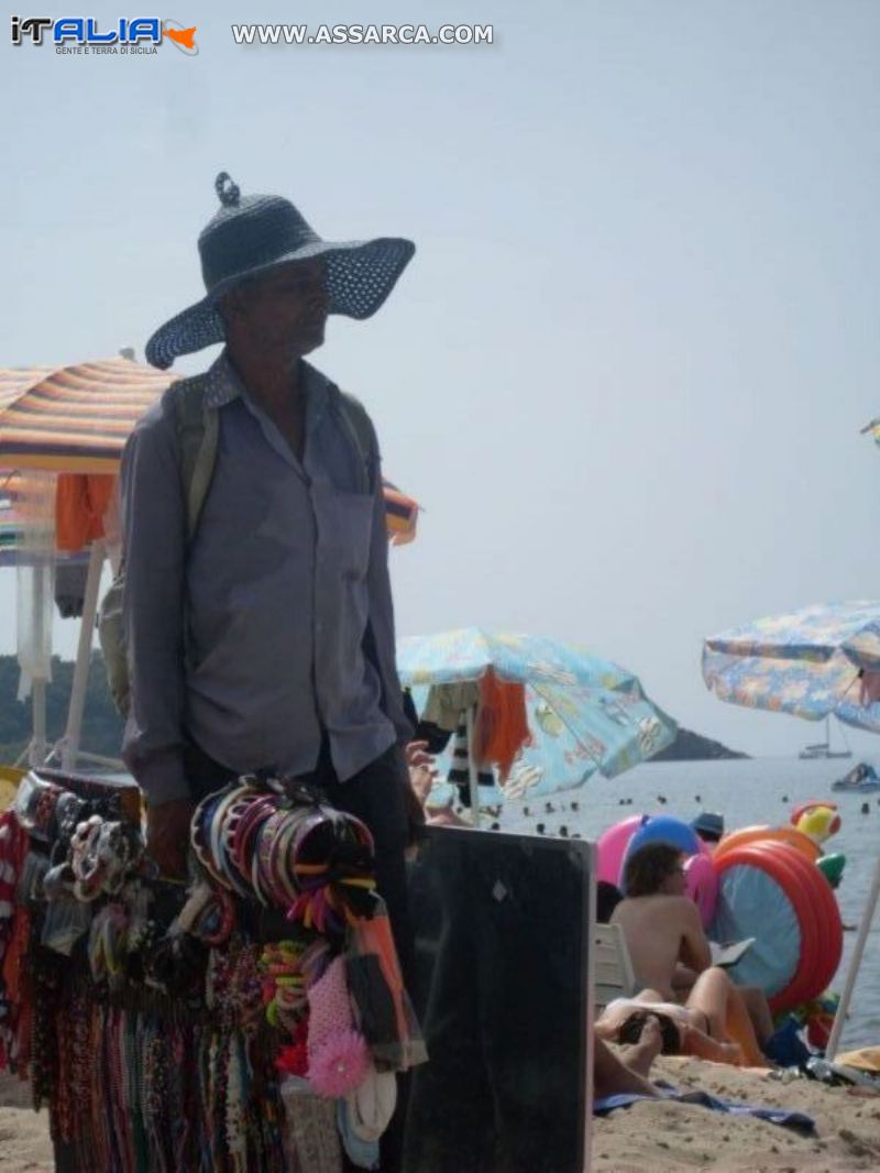 Venditore ambulante in spiaggia