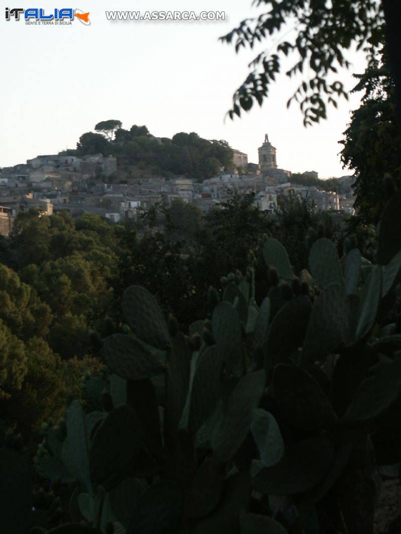 Vizzini: veduta colle Castello dalla Cunziria