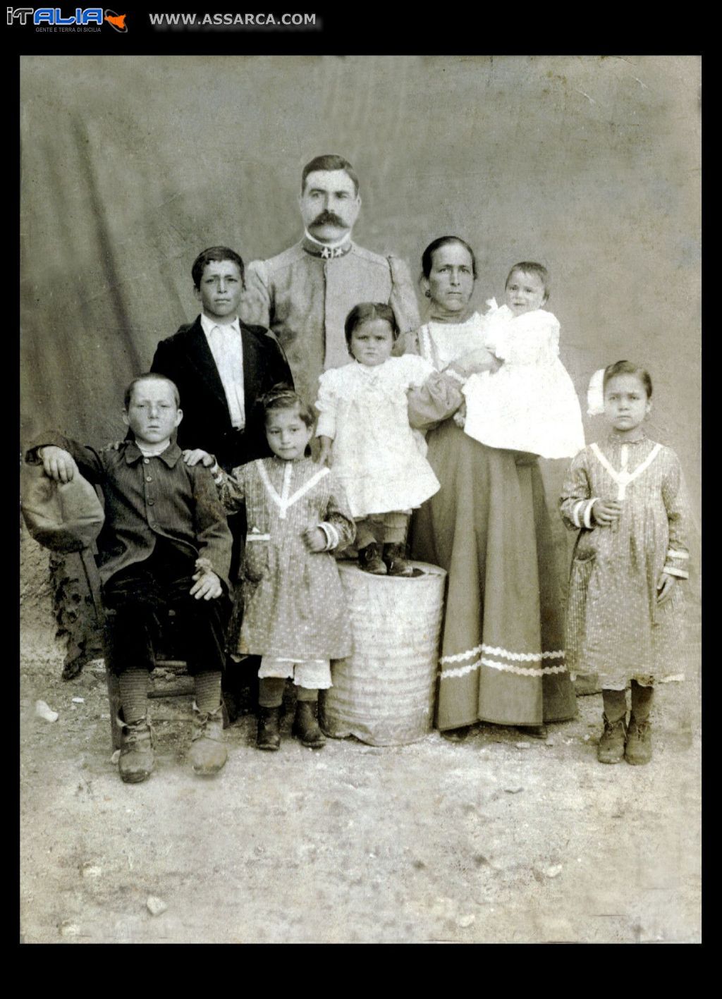 Imiei nonni paterni con sei dei loro otto figli.
