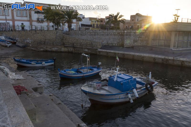 Le barche e il tramonto