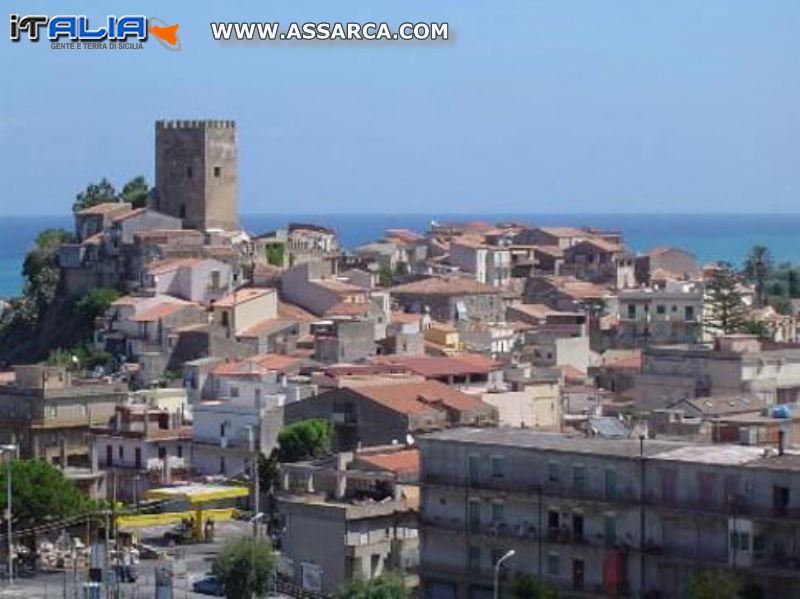 Scorcio del paese con Castello