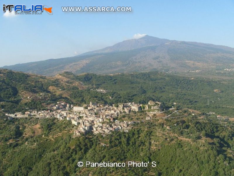 Veduta aerea di Castiglione di Sicilia