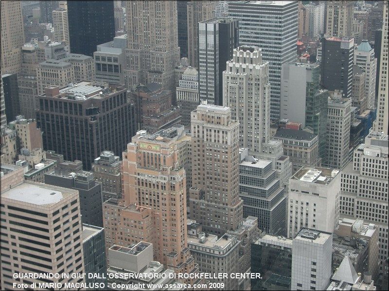 Guardando in giu` dall`osservatorio di Rockfeller Center.