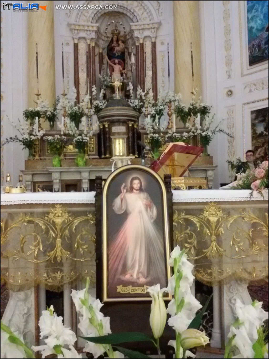 Chiesa Matrice - Altare con divina misericordia