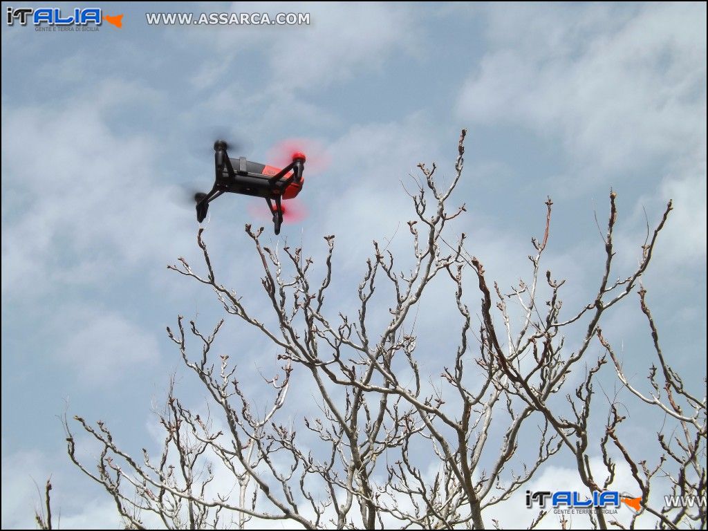 Drone in action alle tholos della Gurfa