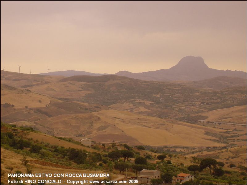 Panorama estivo con Rocca Busambra