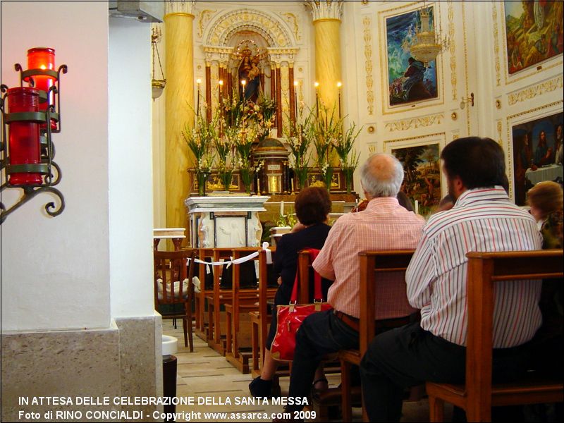 In attesa delle celebrazione della Santa Messa