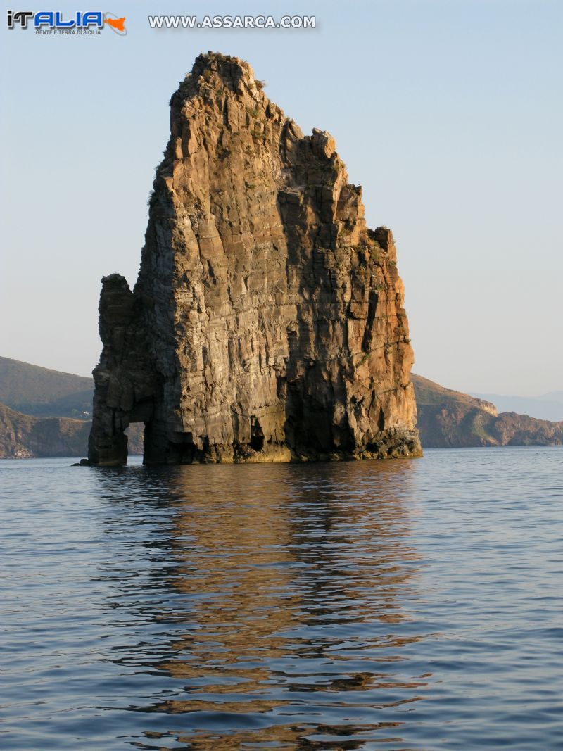 Lipari- faraglioni