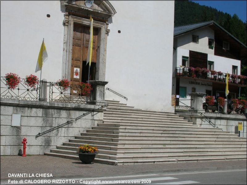 davanti la chiesa