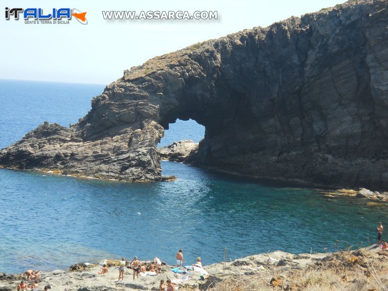 arco dell`elefante (pantelleria)