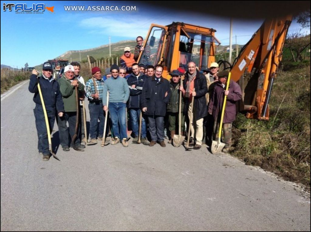 VOLONTARI E AMMINISTRATORI RIPULISCONO TUTTE LE STRADE PROVINCIALI