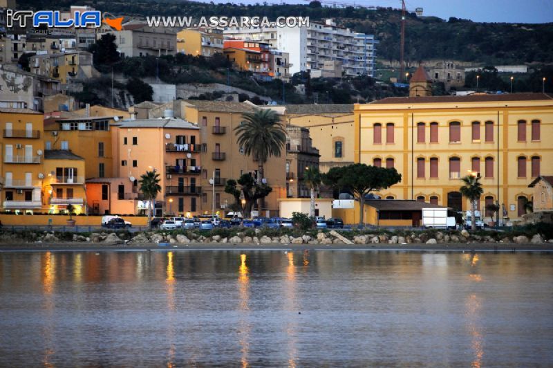 La città e il suo mare.