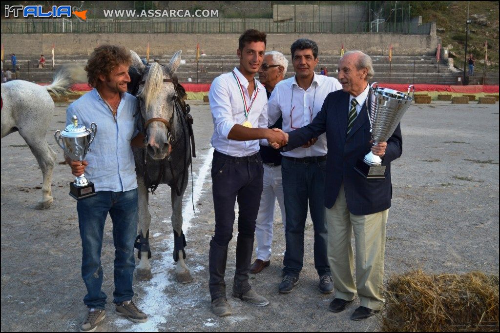 GERACI, AL CAVALIERE DI NICOSIA LA VENTISETTESIMA GIOSTRA DEI VENTIMIGLIA