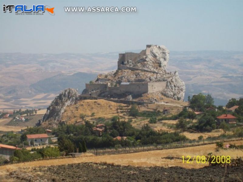 il castello manfredonico chiaromontano di mussomeli