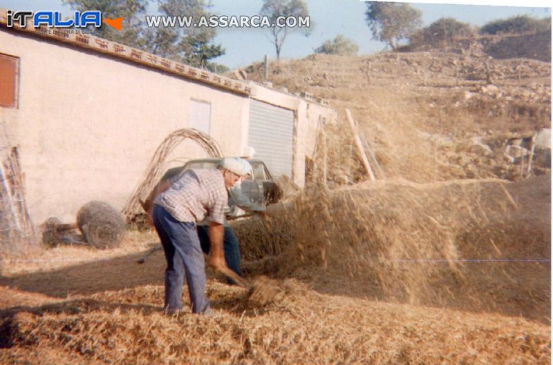 la spagliatina della paglia x poi raccogliere il grano.