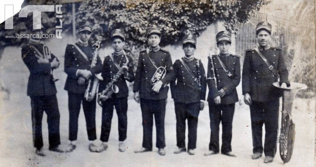 Componenti della prima Banda Musicale Aliese