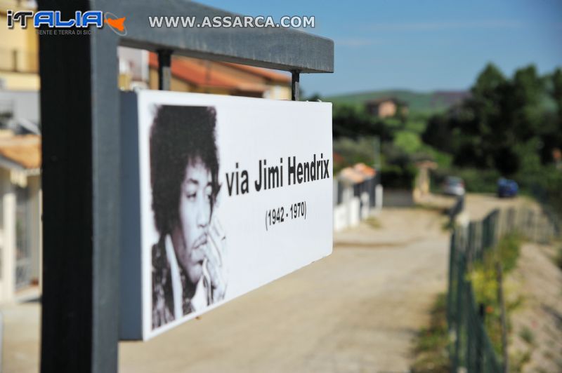 La contestata Via Jimi Hendrix