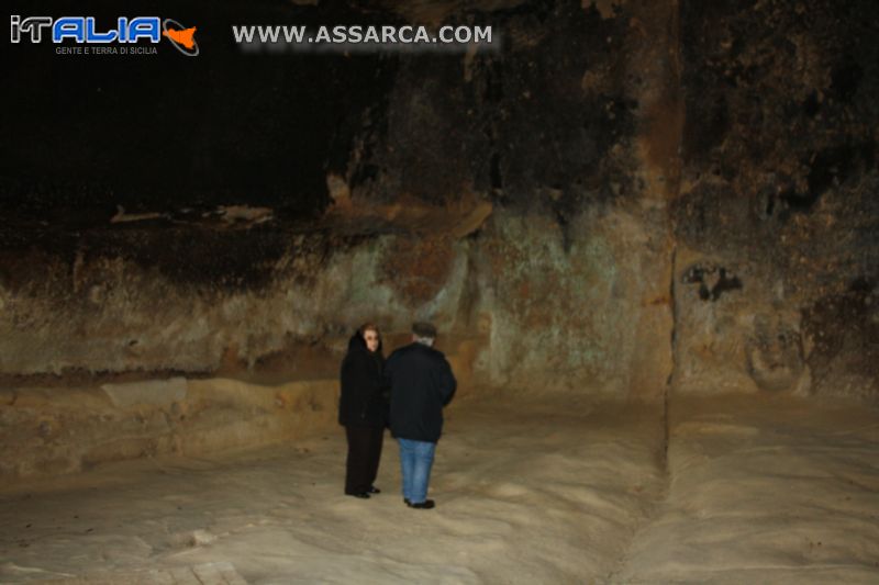 visitatori alle grotte della gulfa