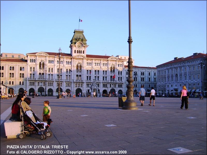 piazza unita` d`italia  trieste