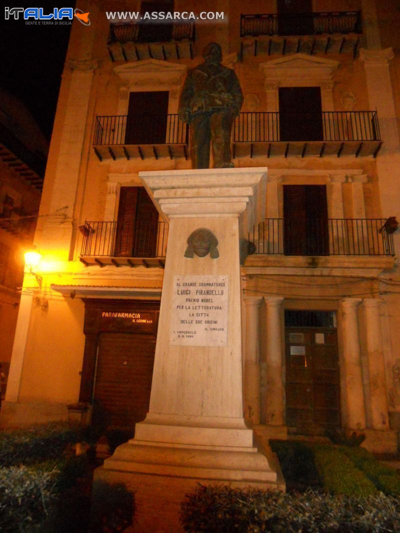 Statua di Luigi Pirandello