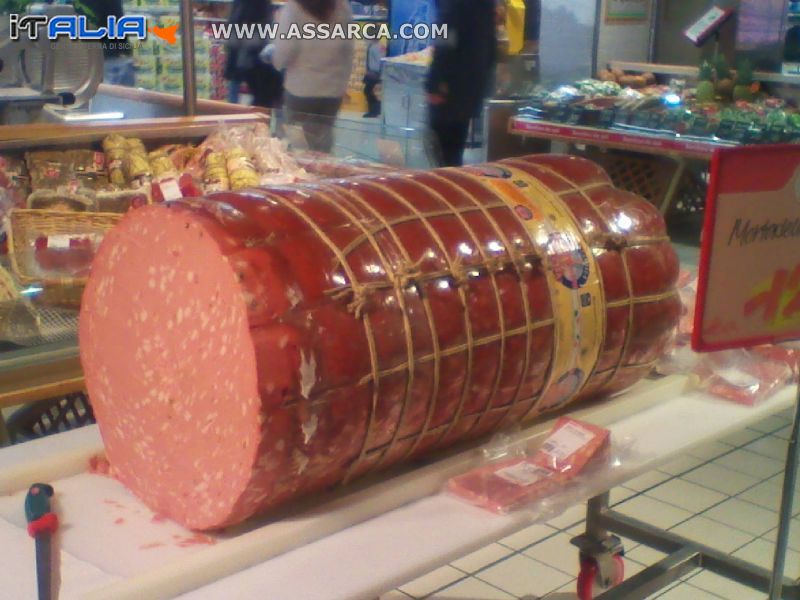 un poco di chili di mortadella