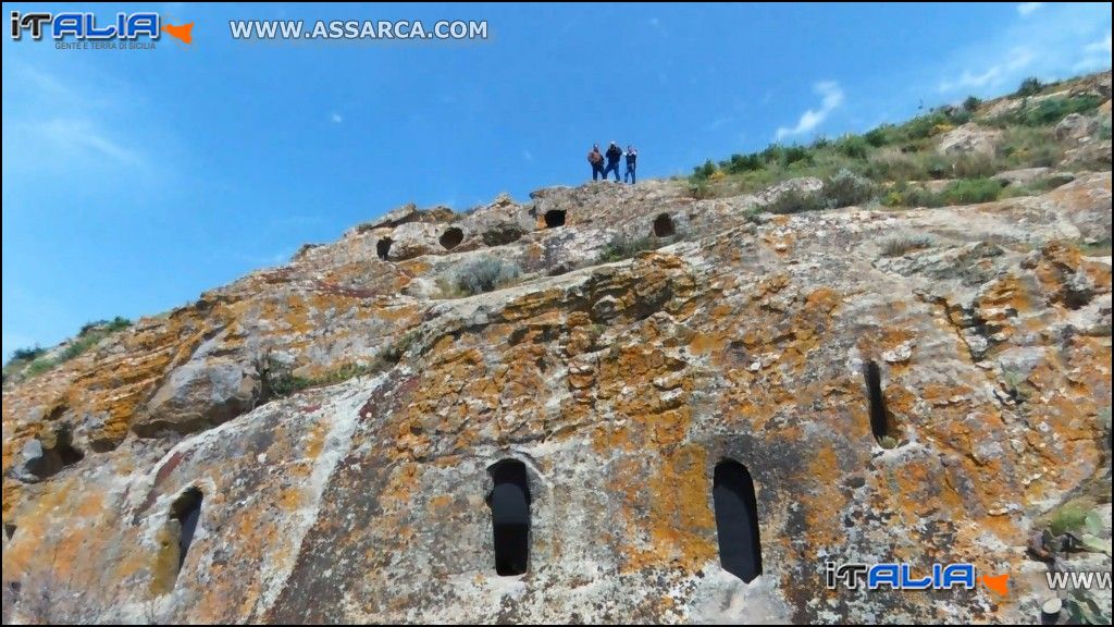 In vetta alle Tholos della Gurfa