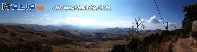 Panorama che si gode dalle Grotte della Gurfa