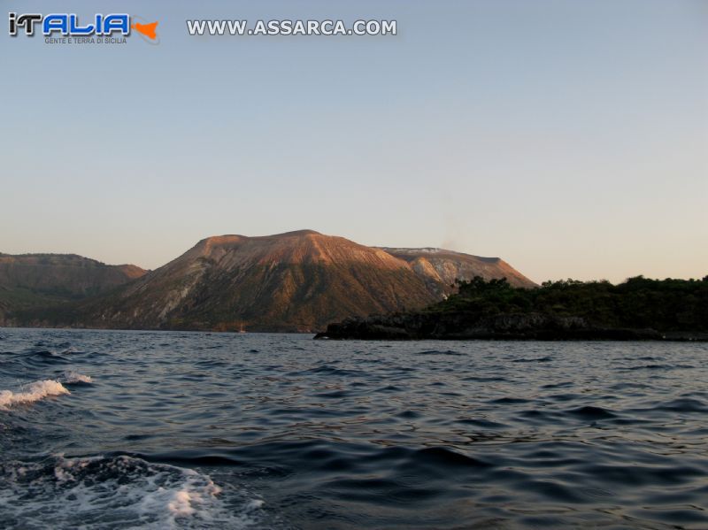 Eolie- VULCANO  al tramonto